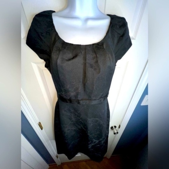 Elie Tahari Womens 6 Black Solid Sheath Dress Cap Sleeve Knee Length S Career - Picture 1 of 14